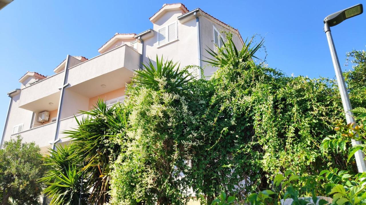 Apartments Mazuran Hvar Town Luaran gambar